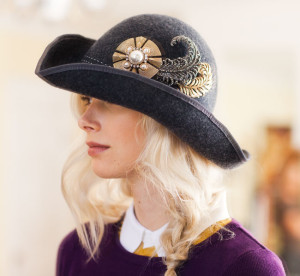 How To Wear Brooches Like A Star!
